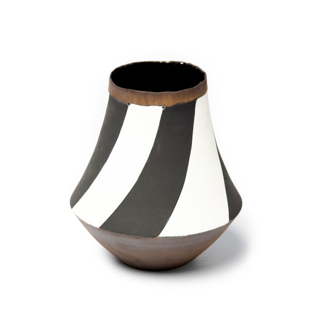 HANDPINCHED VASE HP-M-0168